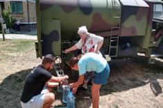 Serbian Armed Forces continue to help deliver water to drought-affected municipalities