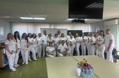 Министар Гашић поводом Дана жена уручио поклоне припадницама система одбране