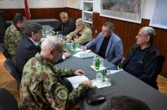 Министар Гашић разговарао са представницима мештана Равне Реке