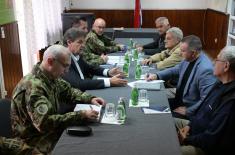 Министар Гашић разговарао са представницима мештана Равне Реке 