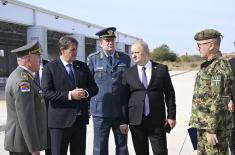 Ministar Gašić obišao nove i rekonstruisane objekte i radove u niškim kasarnama
