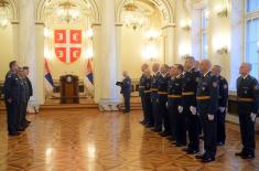 Minister Gašić presents decrees promoting and appointing Serbian Armed Forces officers to new positions