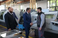 Ministar Gašić obišao fabrike Odbrambene industrije u Kragujevcu