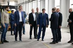 Ministar Gašić obišao fabrike Odbrambene industrije u Kragujevcu