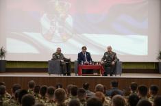 Minister Gašić converses with cadets and military school students