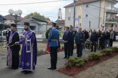 Minister Gašić lays wreath at Monument to Fallen Soldiers in Trstenik 