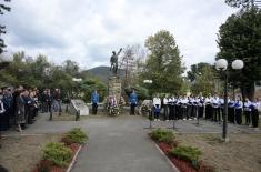 Minister Gašić lays wreath at Monument to Fallen Soldiers in Trstenik 