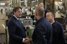 Minister Gašić visits PPT Namenska defence company in Trstenik 