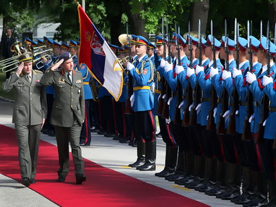 Uyda xola va jiyan ortasida jinsiy aloqa